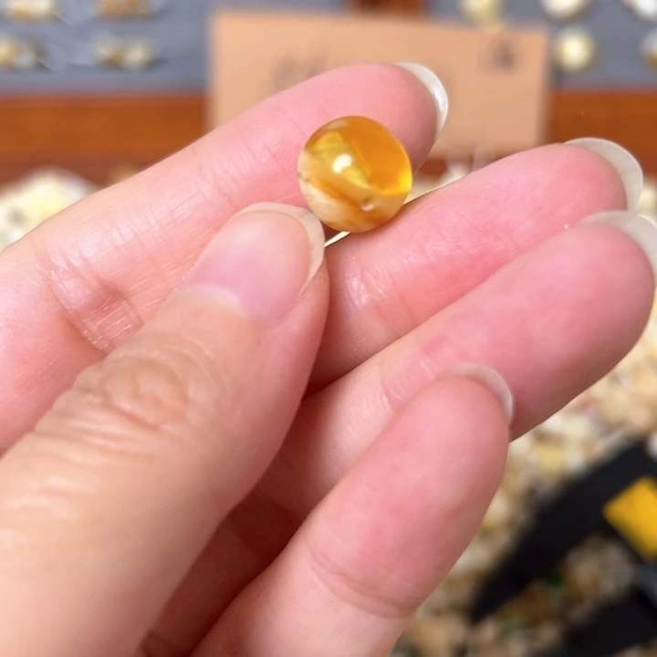 蜜蜡未镶嵌裸石10.7mm一个