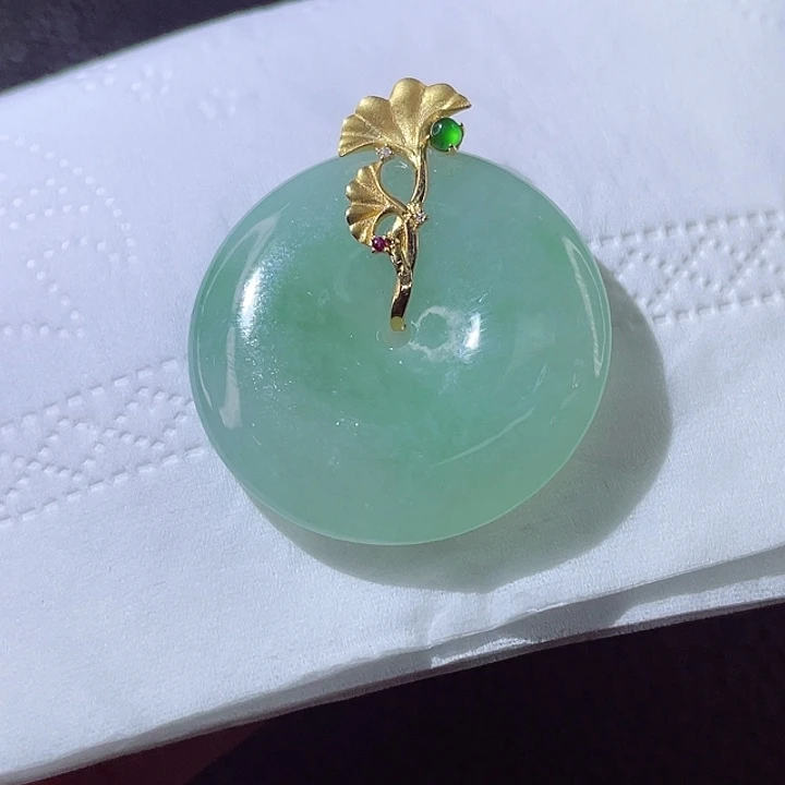 翡翠颈饰18K金镶嵌翡翠