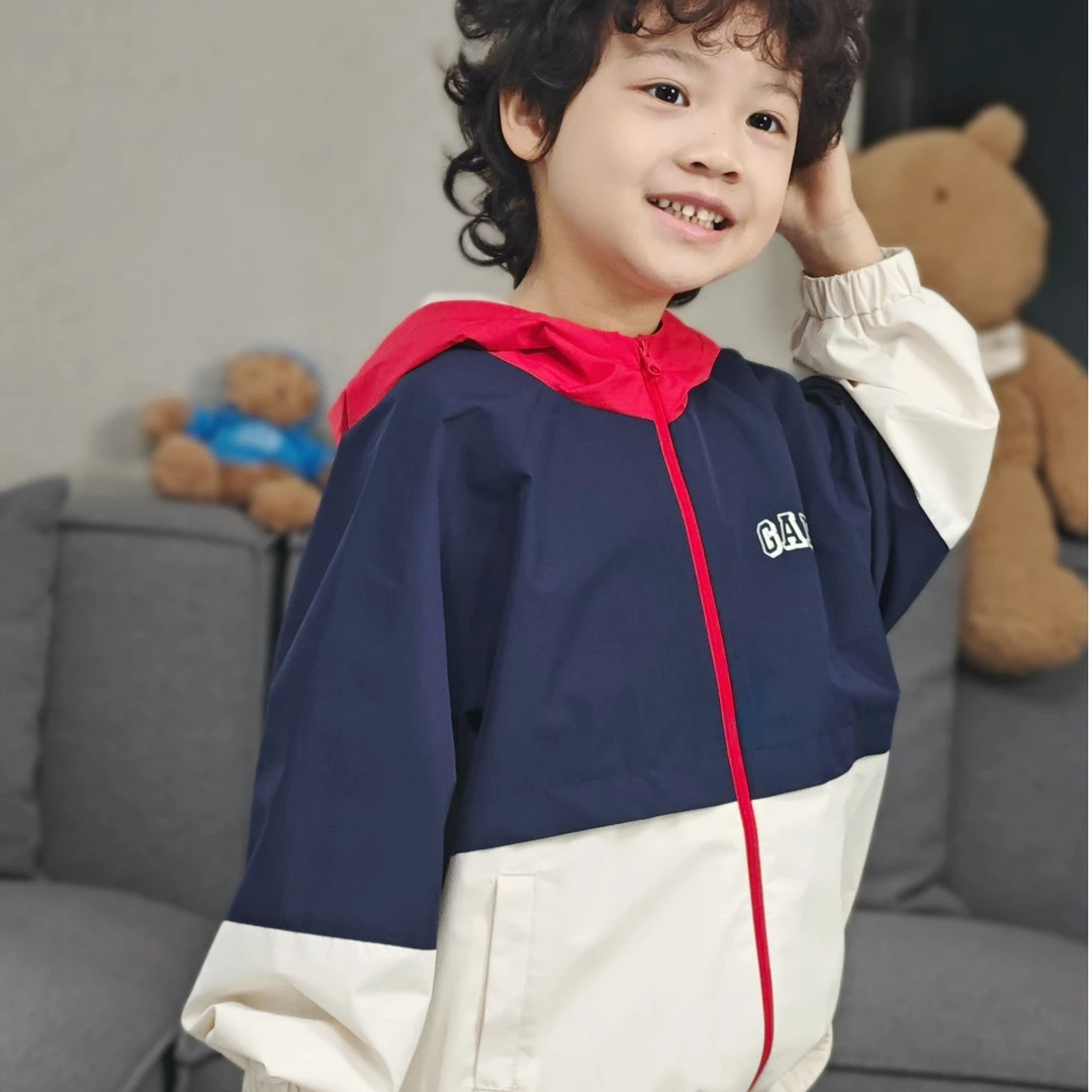 【大小童同款】Gap男女童2025春夏新款防风撞色连帽外套675476