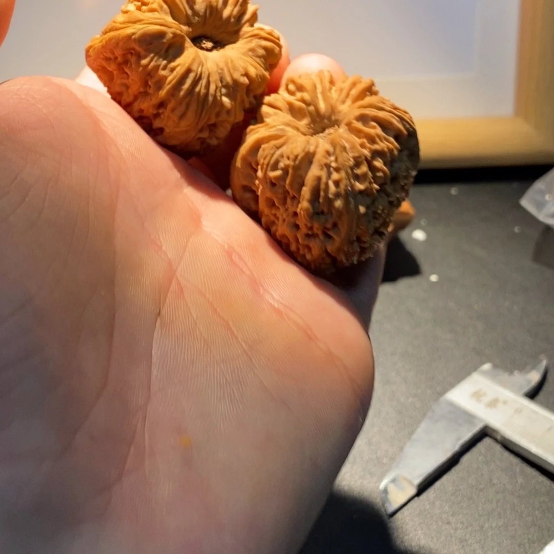 人***孩核桃手串/手链南疆石凹底