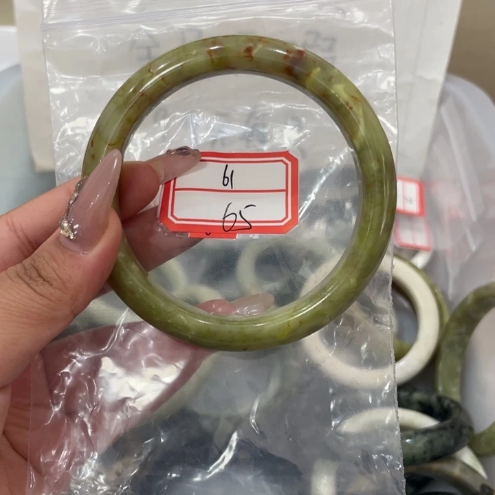 未镶嵌蛇纹石玉手镯