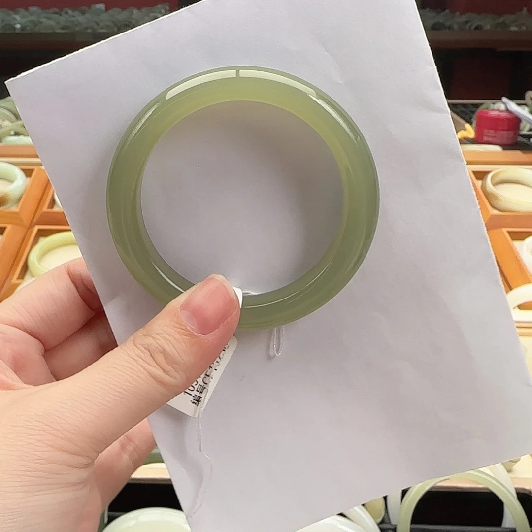 和田玉未镶嵌手镯53茶晴 毕业