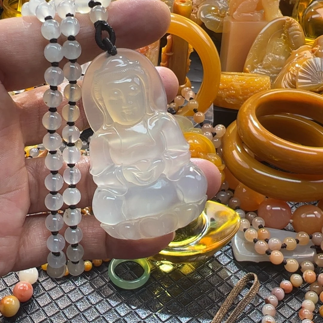 石英质玉未镶嵌颈饰