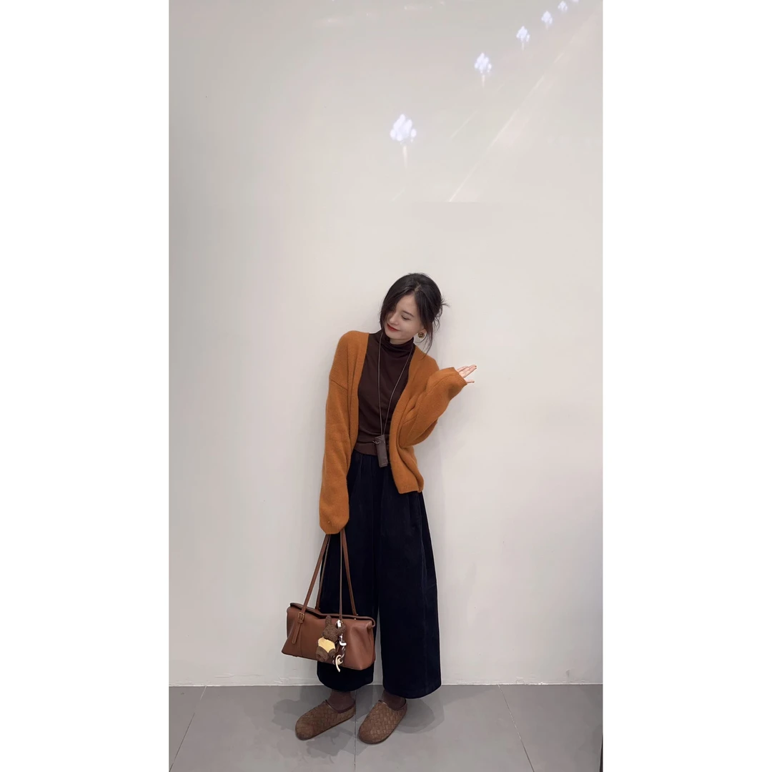 2025秋季新款韩系气质橘色针织开衫咖色半高领打底衫阔腿裤三件套