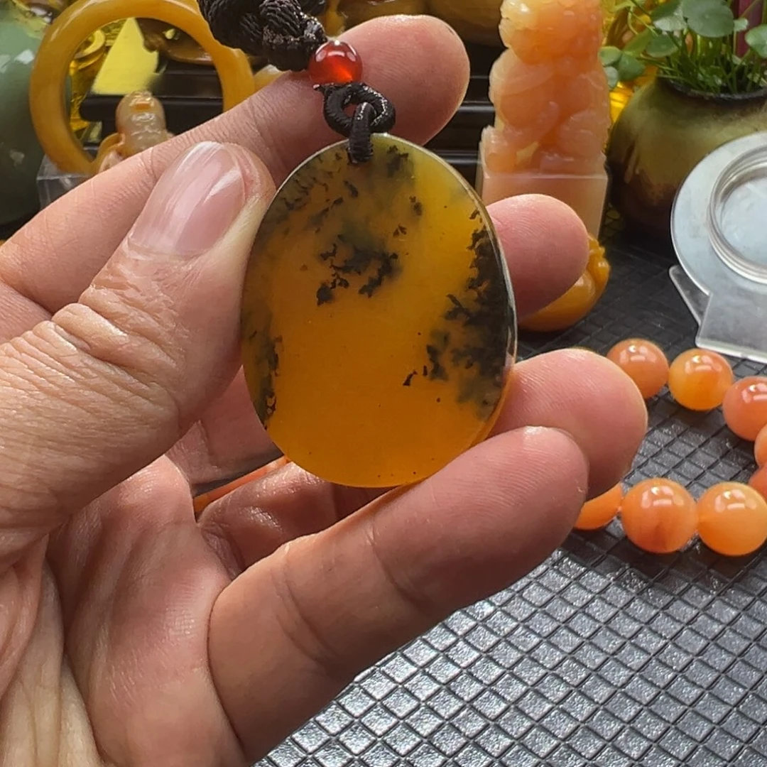 石英质玉未镶嵌颈饰