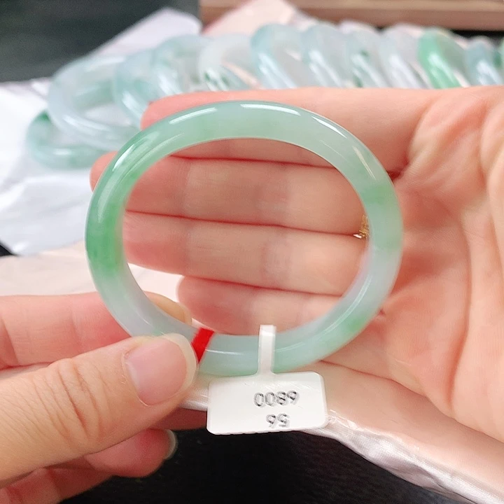 未镶嵌手镯翡翠缅甸A货翡翠手镯贵妇