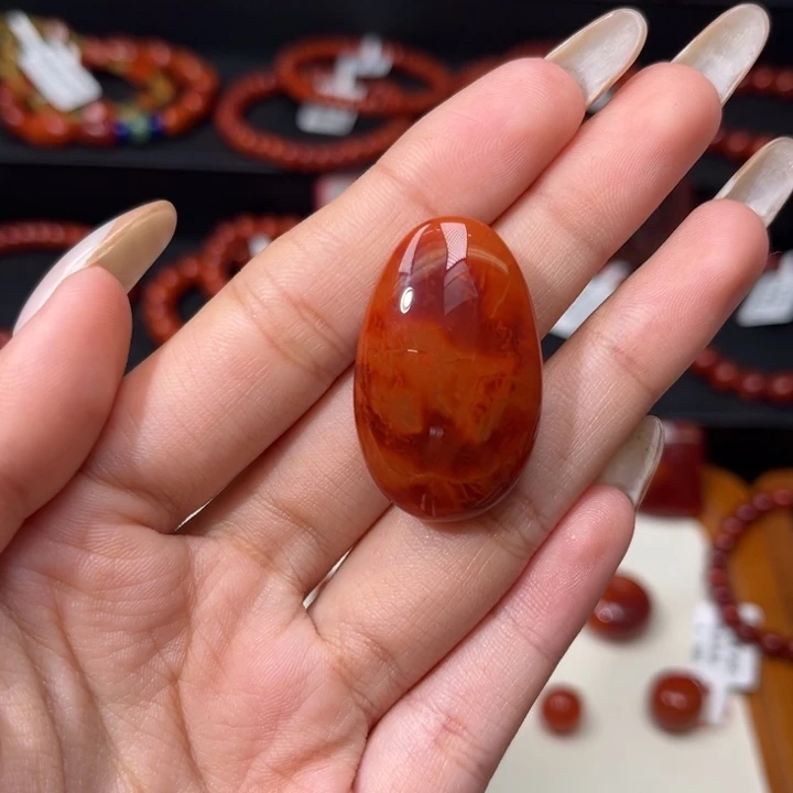 南红玛瑙未镶嵌颈饰满肉柿子红火焰蛋面吊坠