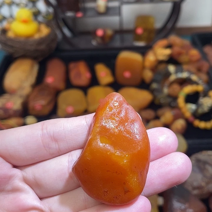 琥珀未镶嵌珠宝奇石