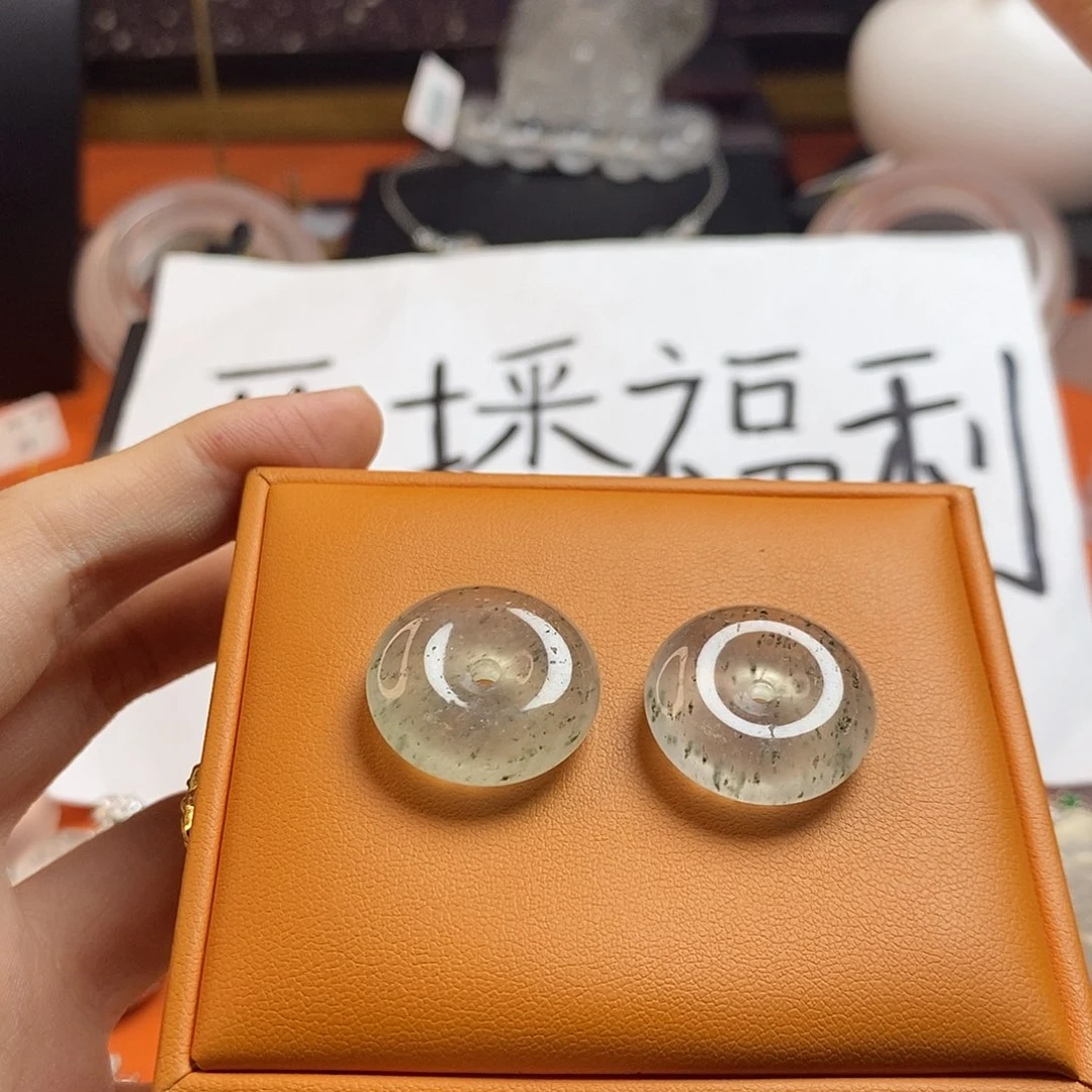 石英质玉未镶嵌颈饰