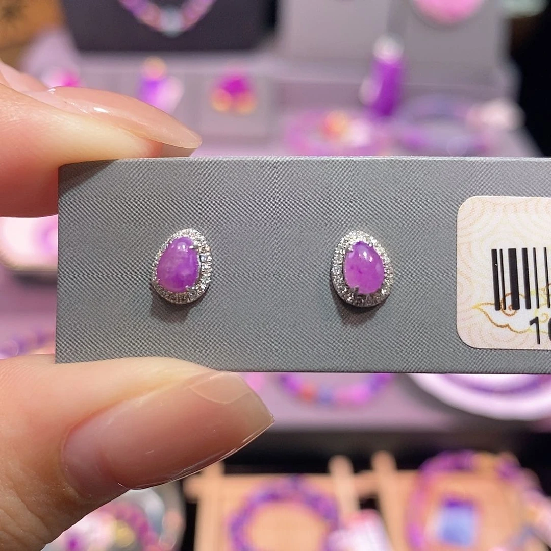 18K金镶嵌苏纪石（舒俱来）耳钉