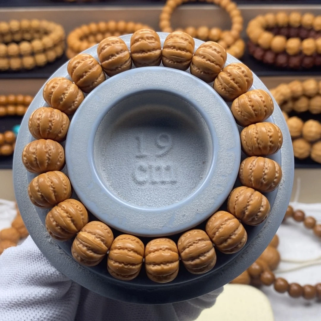 猴头核桃手串纽扣八棱14.8mm