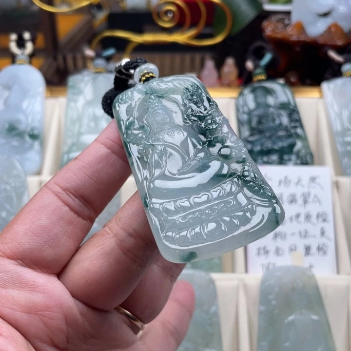天***城翡翠未镶嵌挂件观音