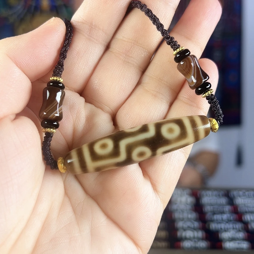 玛瑙/玉髓合金颈饰～张魁