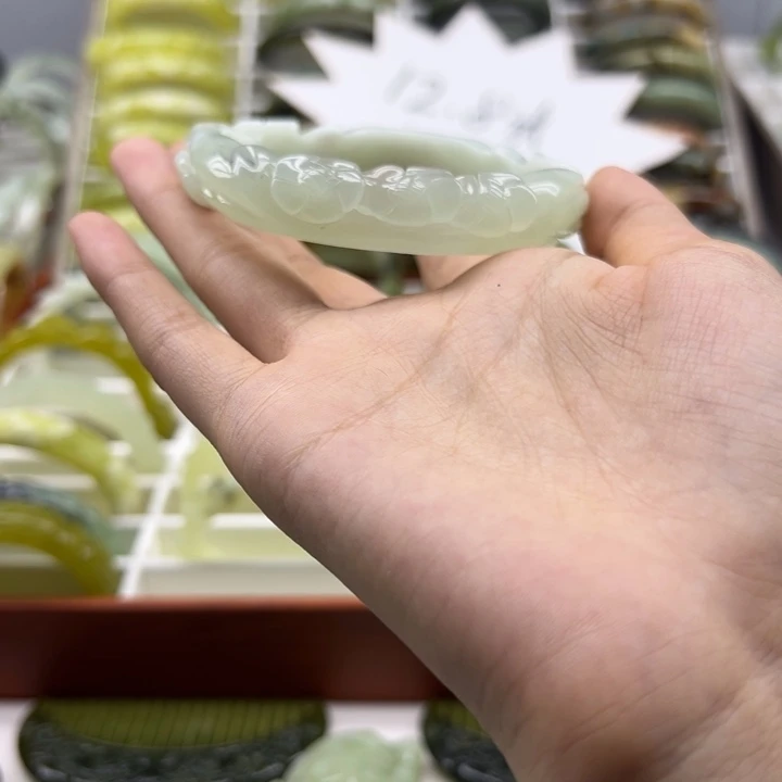 未镶嵌蛇纹石玉手镯