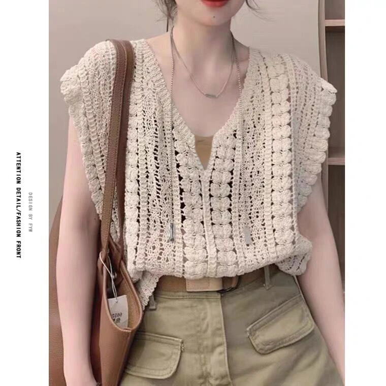 新款钩花镂空针织背心马甲女款夏季宽松外穿V领无袖马夹短款上衣