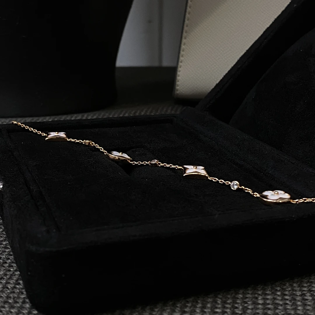 925银合成锆石手链 经典尖花圆花手链 优雅时尚百搭化妆可爱S0524