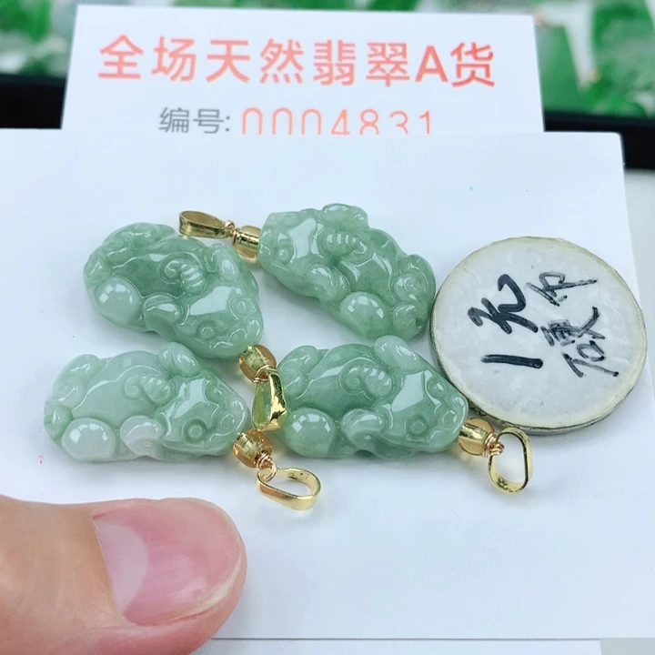 翡翠未镶嵌颈饰多样性发其1