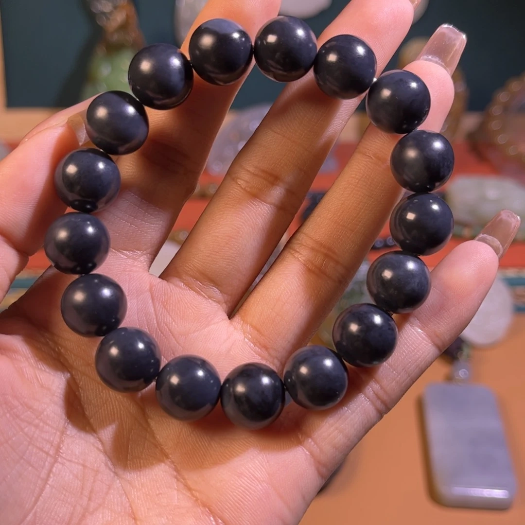 和田玉未镶嵌挂件凡**世