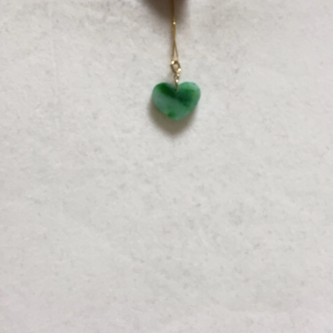 翡翠颈饰18K金镶嵌简单