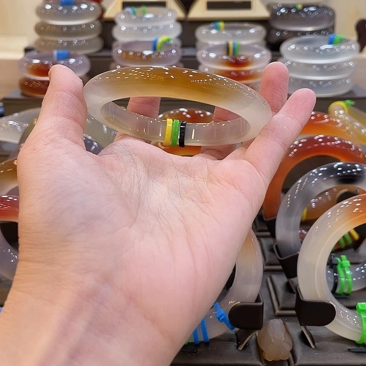 玛瑙/玉髓未镶嵌手镯23