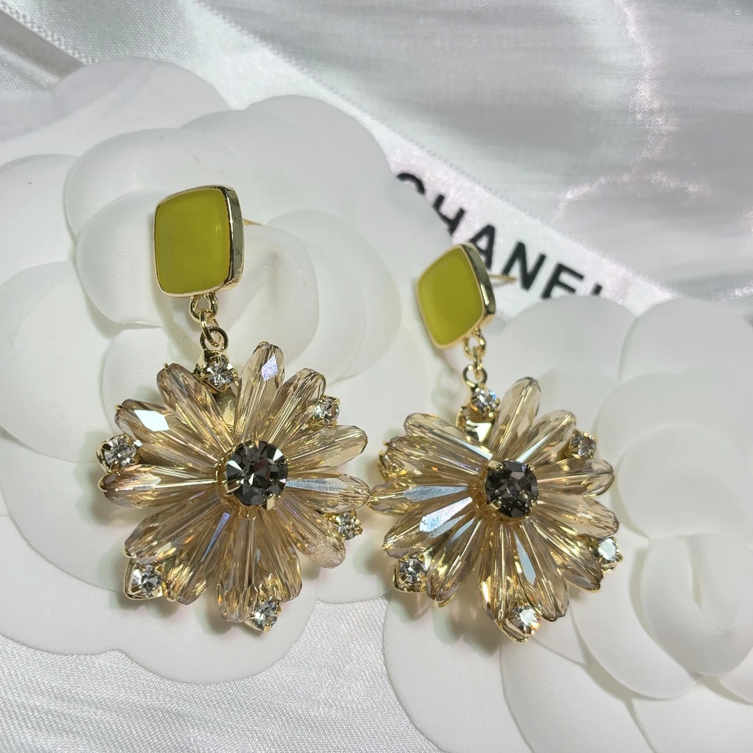 铜合金仿水晶耳饰 东大门定制耳环 轻奢法式复古时尚气质小雏菊