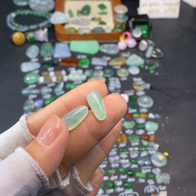 【闪购商品】翡翠挂件未镶嵌瓜瓜