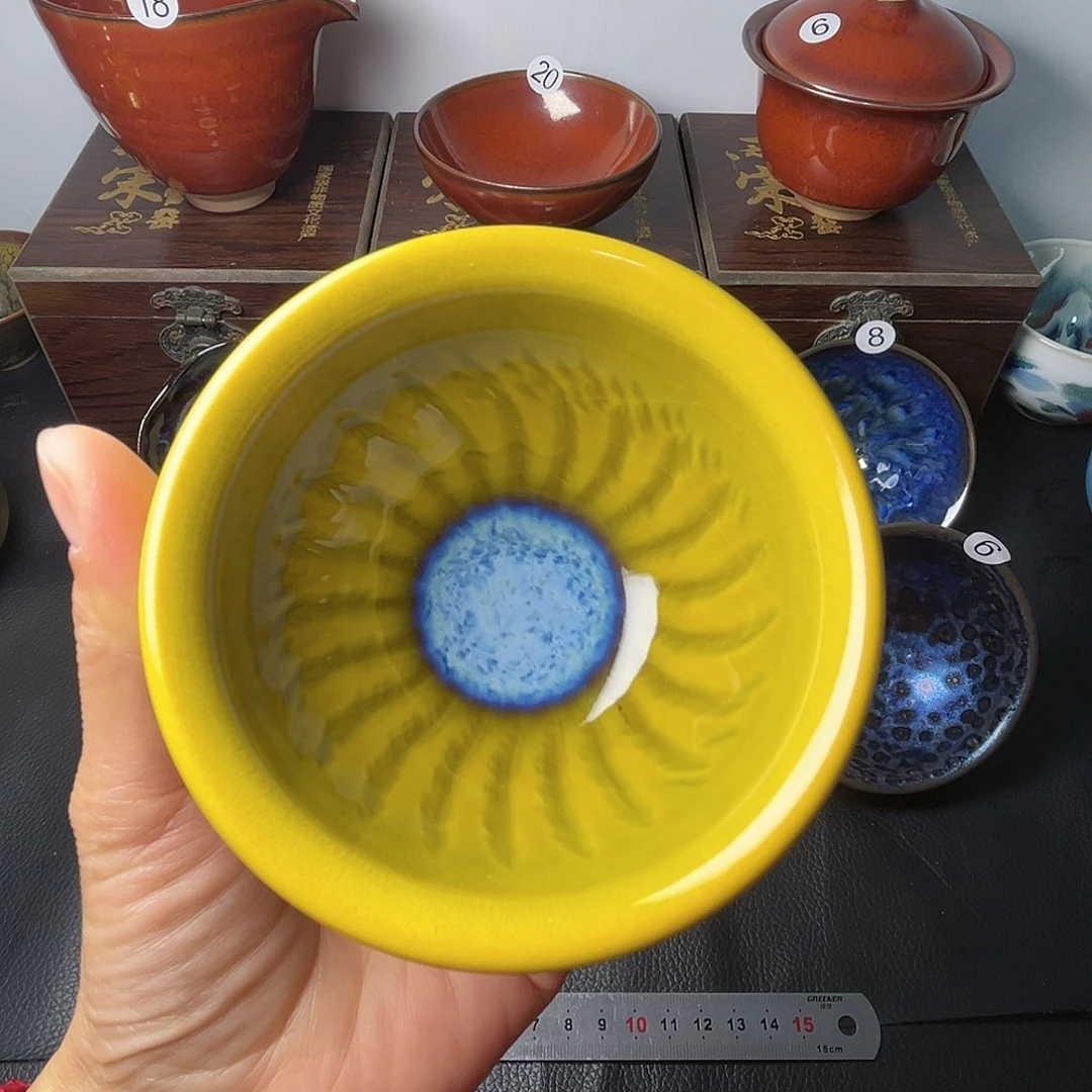 茶盏我也会在心里偷偷