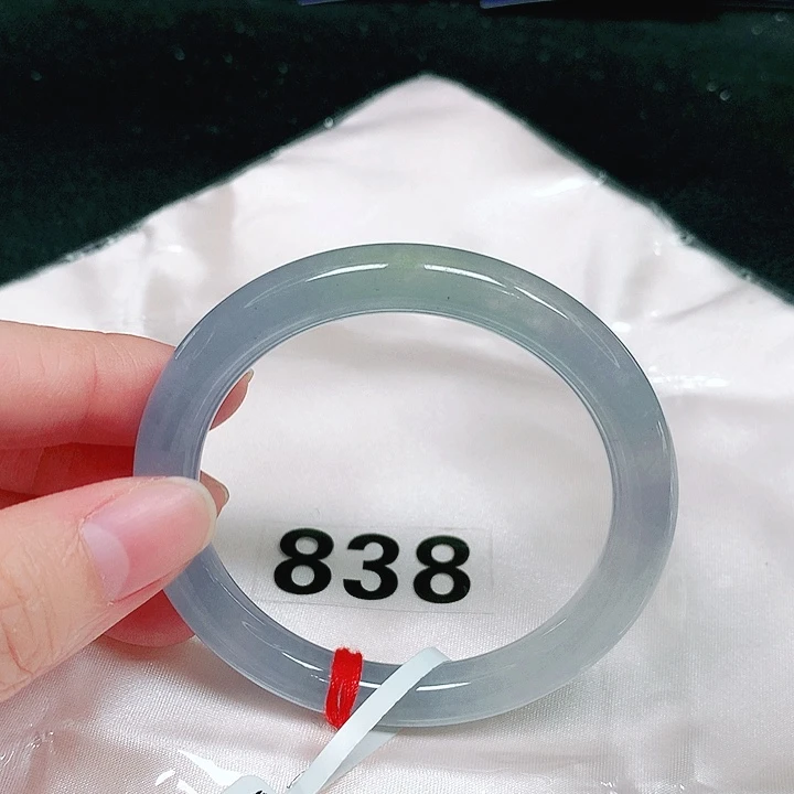 翡翠未镶嵌手镯（圆镯）