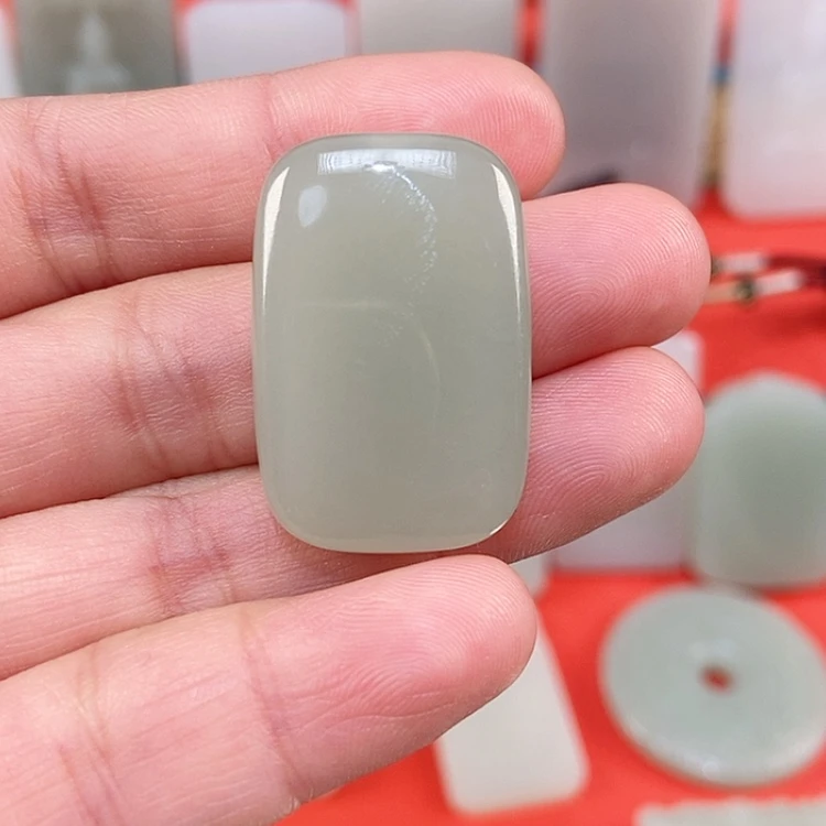 【闪购商品】颈饰未镶嵌和田玉