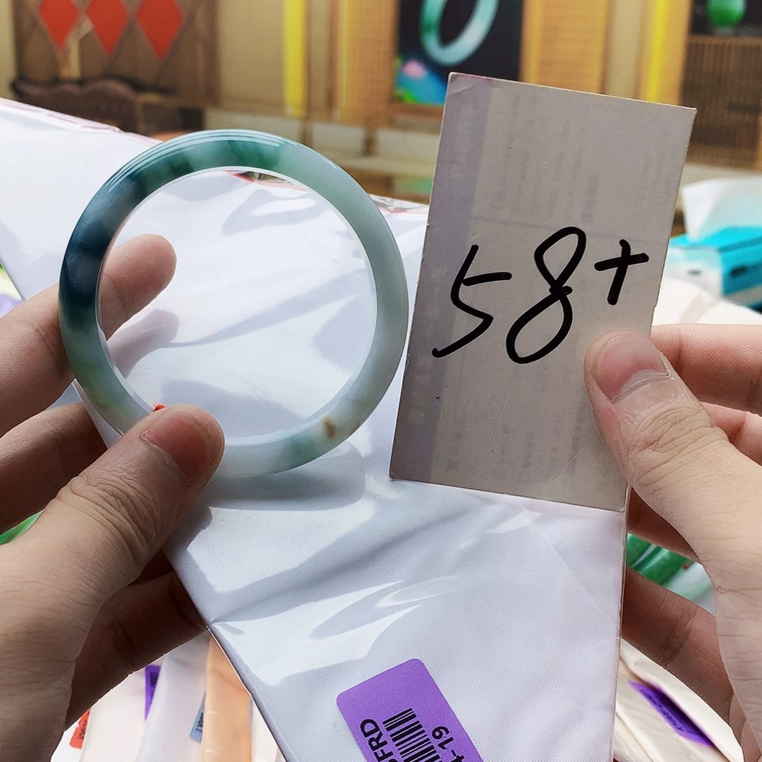 翡翠未镶嵌手镯翡翠