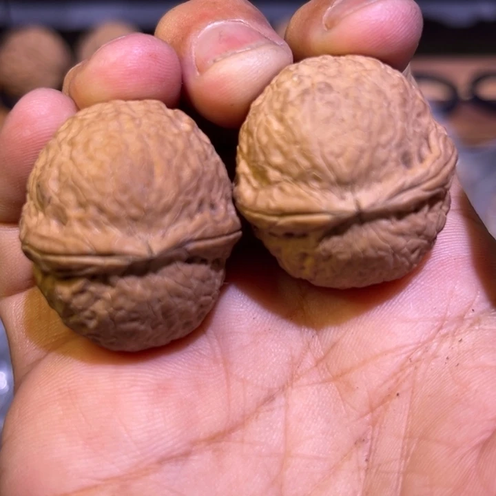 把件文玩核桃红旺云铁38号30mm