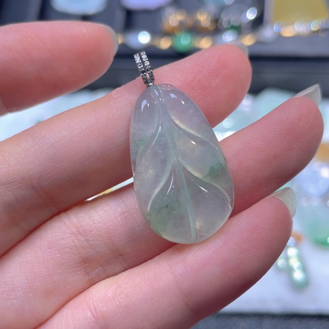 翡翠18K金镶嵌颈饰翡翠