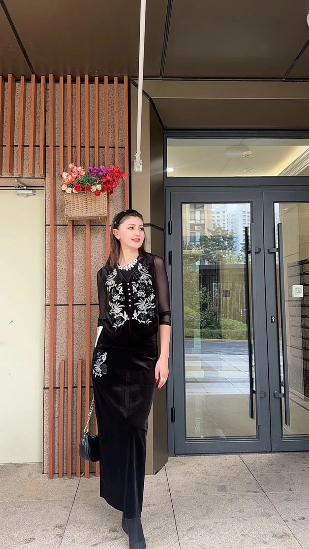 秋季重工刺绣亮片丝绒马甲背心套装