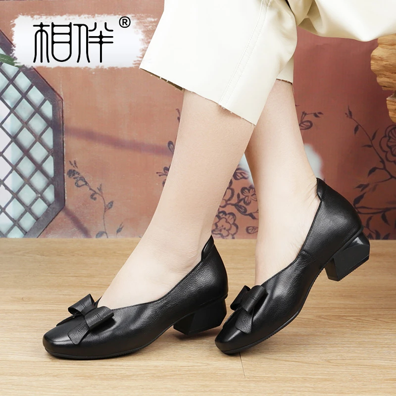 相伴复古真皮古风女士手工单鞋百搭低跟粗跟羊皮时尚鞋53027