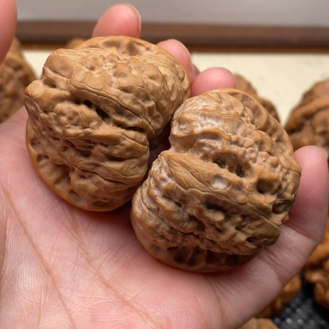 【闪购商品】把件文玩核桃边43左右