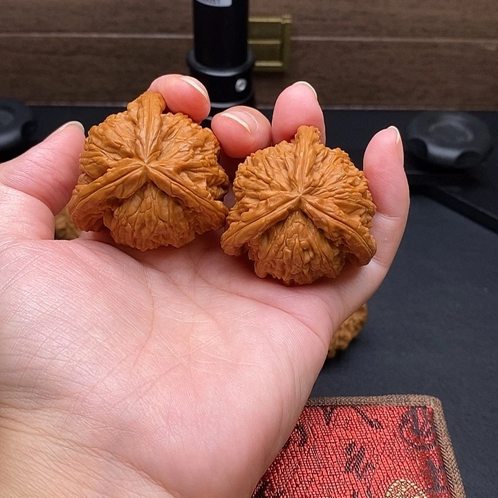 古****把件文玩核桃白奔