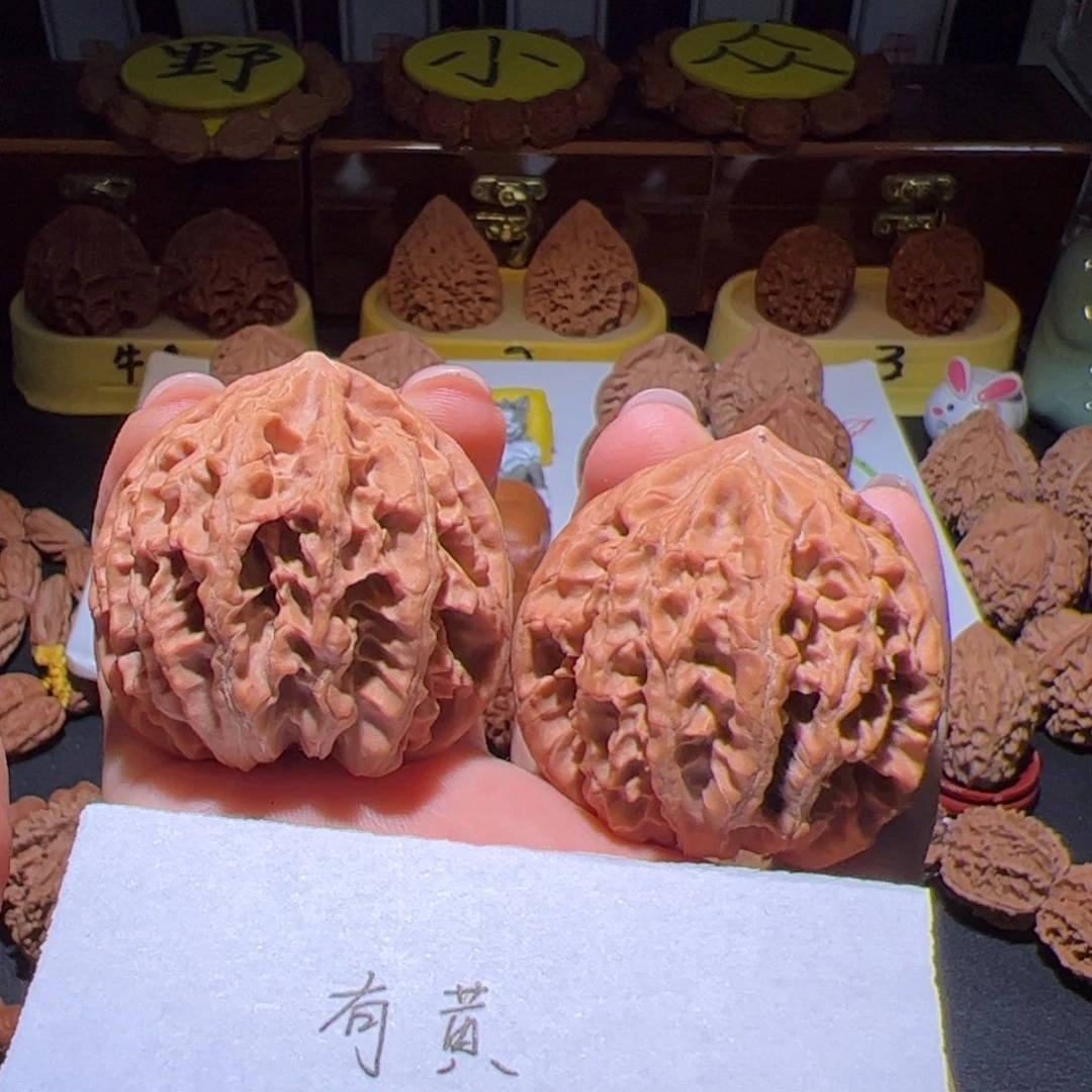文玩核桃把件热****生蛮牛