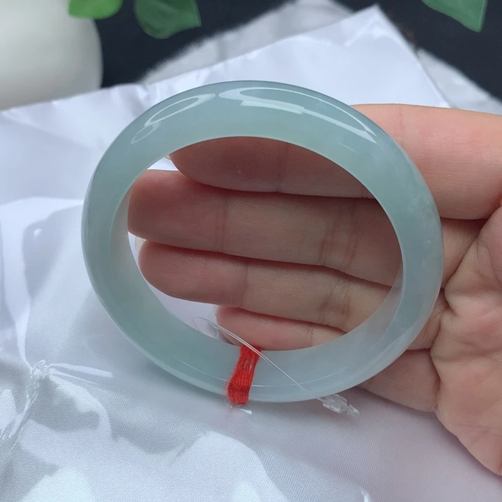 翡翠手镯未镶嵌5656575757