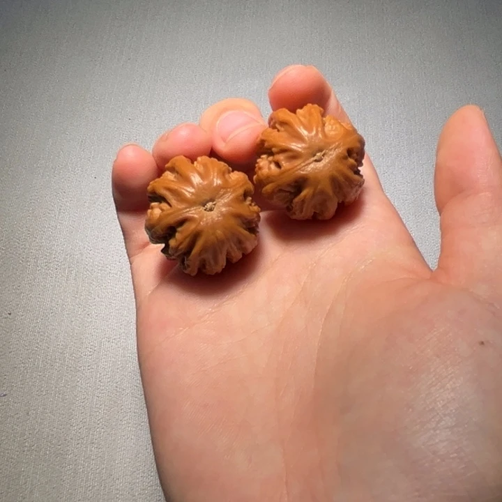文玩核桃把件八筋聚顶013