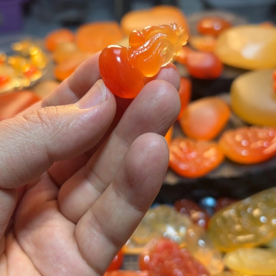 石英质玉吊坠未镶嵌?****