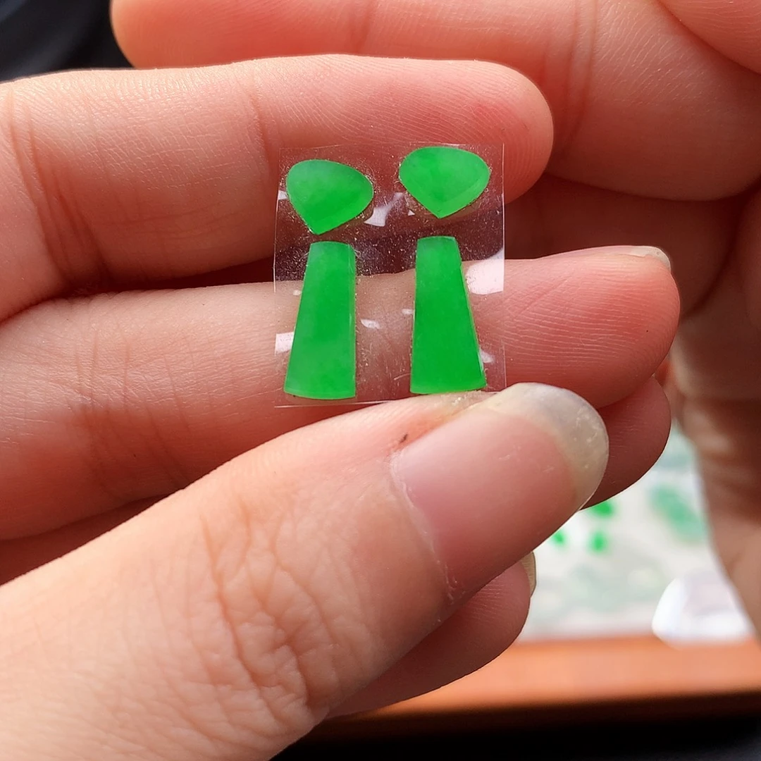 吊坠(不含链)未镶嵌翡翠一套