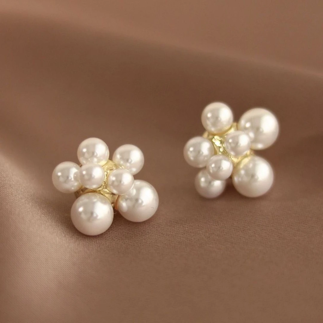 铜合金耳饰 新款高级感轻奢珠珠耳环女法式复古小众设计感耳钉