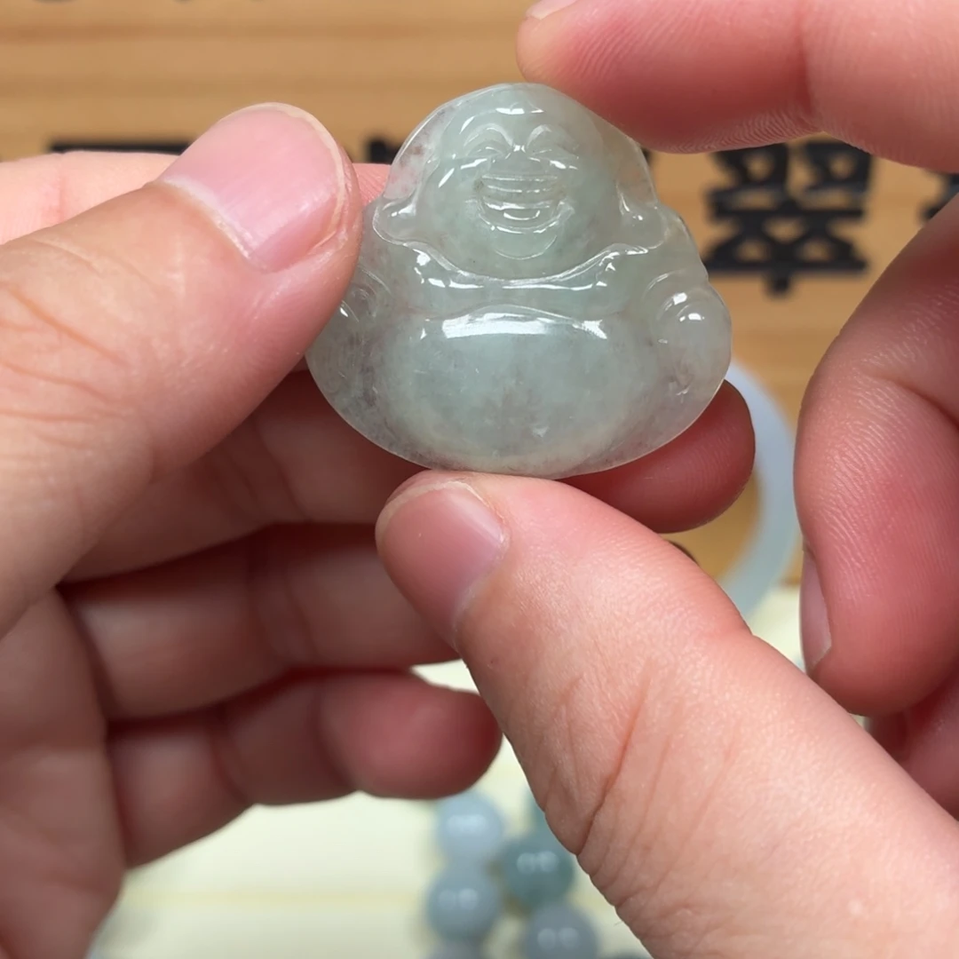 翡翠未镶嵌颈饰佛公