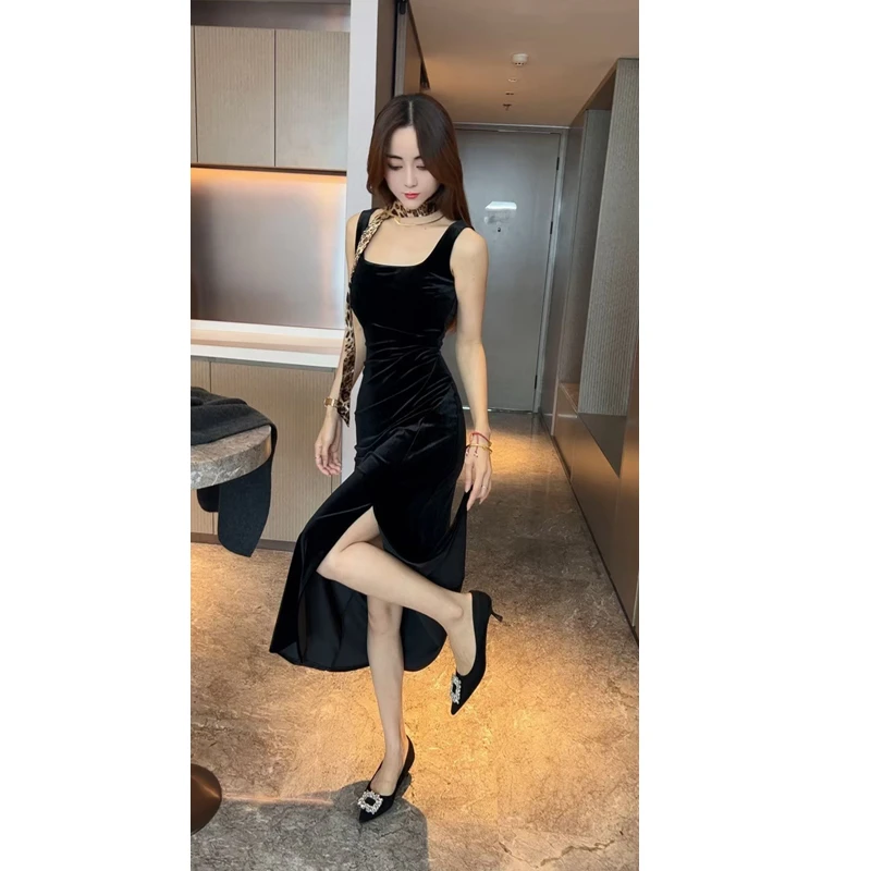 含飘带/名媛风气质洋气绒面方领吊带连衣裙女中长款开衩裙子潮