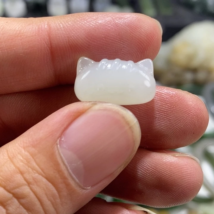 和田玉未镶嵌车挂