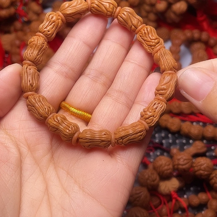 木质类龙纹桃枭挂件