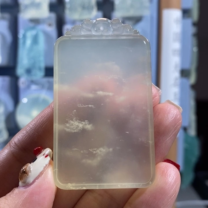 岫玉未镶嵌颈饰吊坠