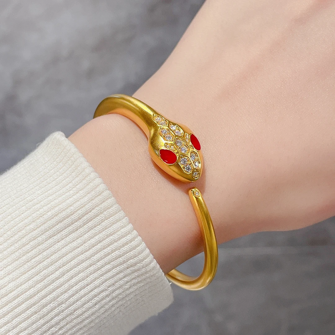 足金999 黄金首饰 5D镶嵌莫桑001古法手镯 镶嵌时尚精美镯子