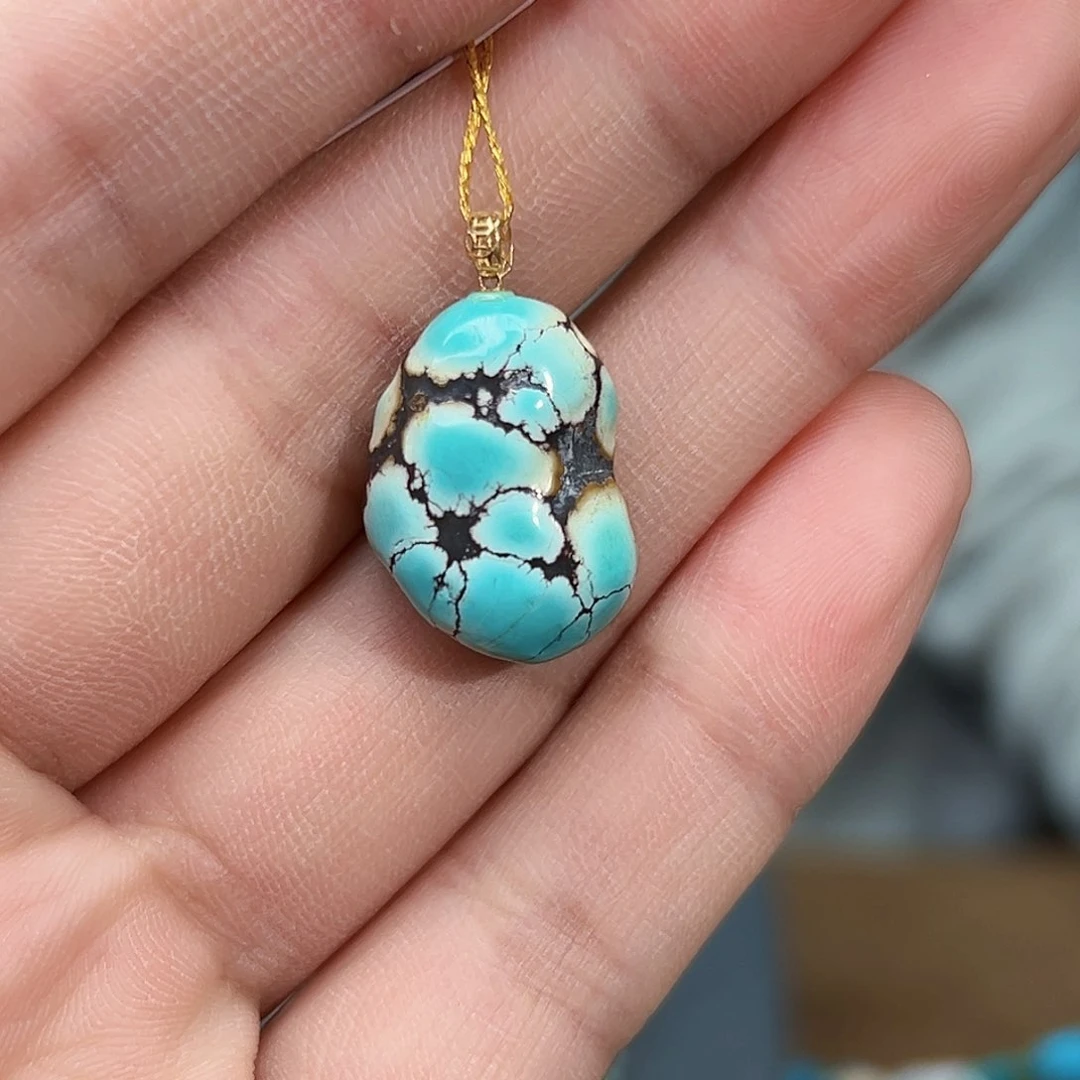 绿松石珠宝奇石未镶嵌人**年