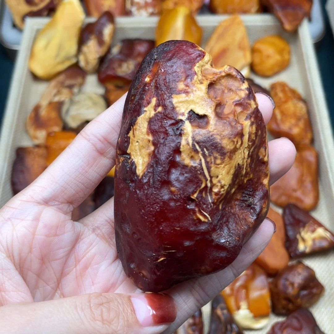 琥珀未镶嵌珠宝奇石